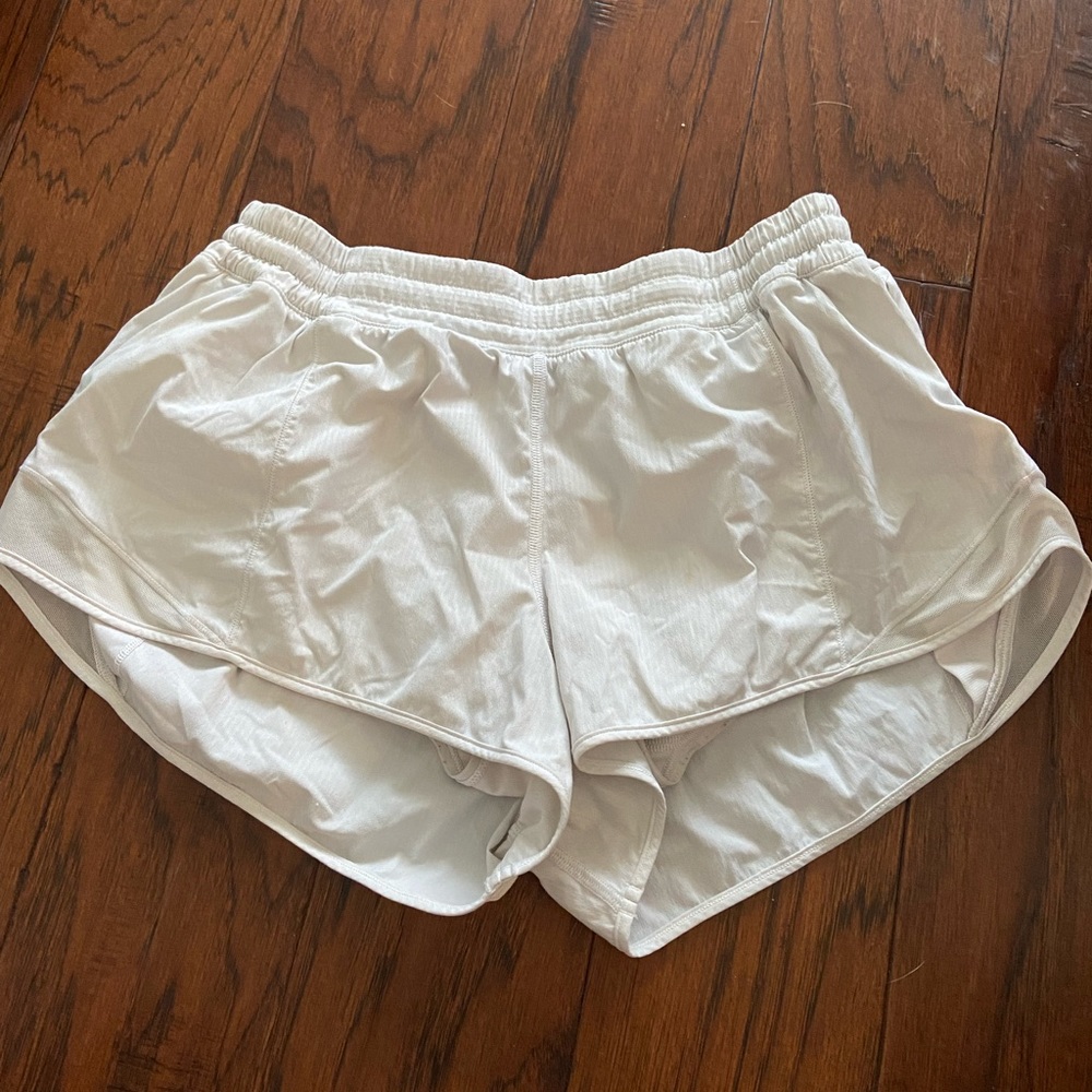 lululemon size 10 2.5 inch seam